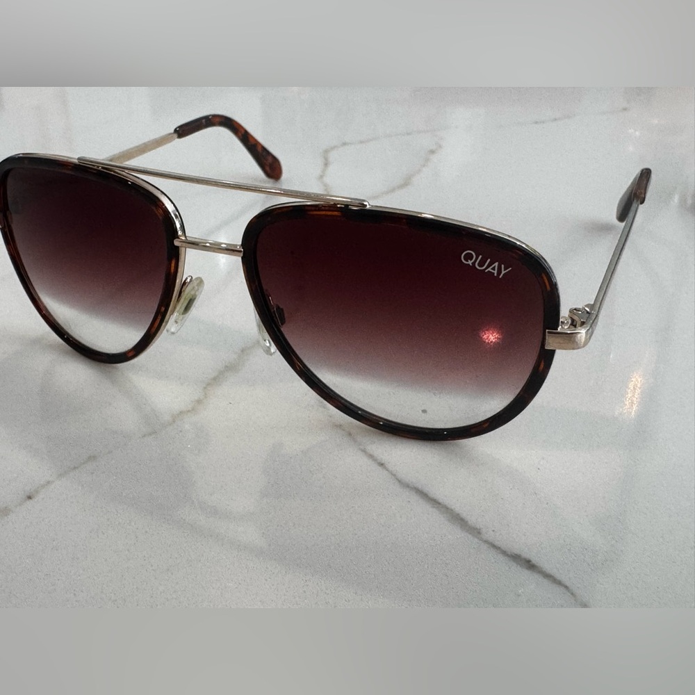 Quay All In Aviator Sunglasses with Tortoiseshell & Gradient Brown Lenses - Picture 2 of 6